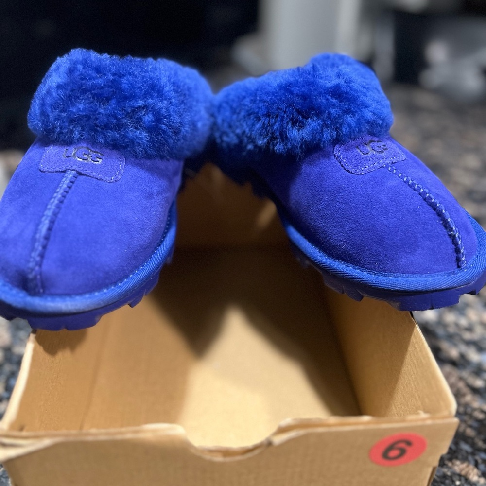 NWOT 🆕 UGGS Women's Coquette Slip On Suede Shearling Slippers Naval Blue
